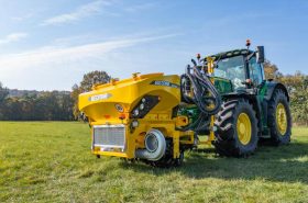 ROZŠÍŘENÍ NABÍDKY ČELNÍCH ZÁSOBNÍKŮ BEDNAR O NOVÝ MODEL SEED BOX SB 1600