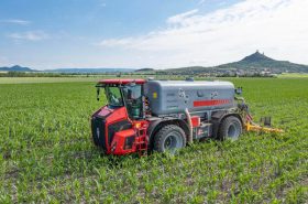 ROW-MASTER RN 6400 in aggregation with the self-propelled HOLMER Terra Variant 585 manure applicator