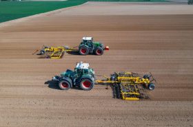 Quatre machines BEDNAR sont utilisées pour le travail du sol dans le cadre d’une culture maraîchère !