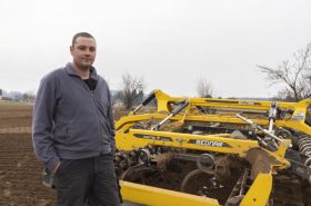 Na výběru nového stroje se podílela i stávající obsluha kompaktoru, pan Jaroslav Němeček