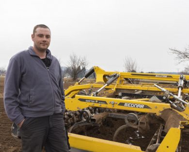 Na výběru nového stroje se podílela i stávající obsluha kompaktoru, pan Jaroslav Němeček