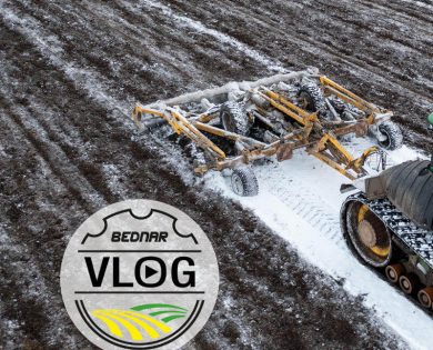 BEDNAR VLOG : Nous décompactons les terres de la société AGRO Slatiny a.s. avec un TERRALAND TO 6000 HM.