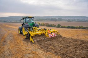 Nový model dlátového pluhu TERRALAND TN 4000HD9 ve sklopném provedení