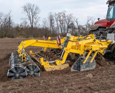 Глибокорозпушувач TERRALAND ідеально працює навіть по мерзлому ґрунту