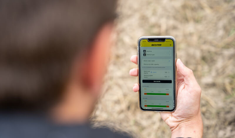 OMEGA seed drills now offer the option of remote calibration via the FARM LINK application