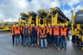 Die Gruppe der französischen Geschäftsleute aus den Gesellschaften TERREA SAS und CASA SERVICE MACHINE