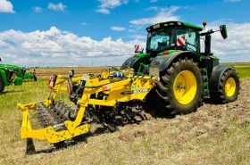 El subsolador TERRALAND TN 3000 HD7R, un producto muy popular, fue presentado en la feria