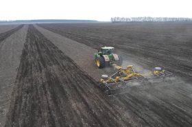 Готуємо ґрунт під соняшник комплексно з BEDNAR