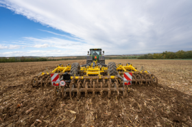 Cultivation with the ATLAS disc cultivator (2)