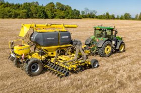 Direct seeding with DIRECTO NO in field