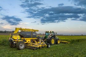 Sowing into the cover crop using cutting rollers.