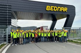 Students of the 4th and 5th year in the field of technology operation