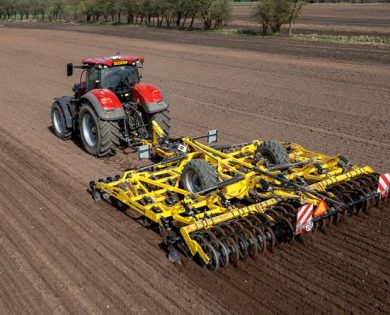 All-round VERSATILL VO_PROFI is also well suitable for fine seedbed preparation