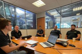 Visite de Miroslav Bartak, responsable pièces, dans le Sud de la France