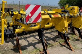 A legújabb Bednar gép egy Terraland TN 4000 D7R lazító