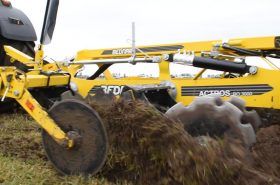 Dwa rzędy talerzy o średnicy 690mm