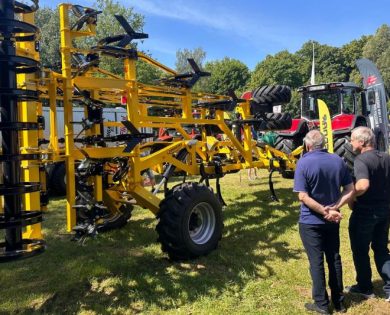 Kultywator uniwersalny BEDNAR Fenix FO5004 PROFI na XXX Targach Rolniczych w Kalsku