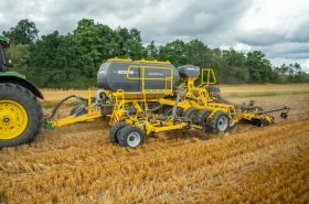 Siewnik z uprawą Strip-till – BEDNAR Matador MO 6000.