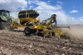 bednar-strip-master-ferti-cart-strip-till-operatsiya