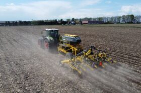Технологія смугового обробітку ґрунту BEDNAR із одночасним внесенням добрив