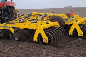 Дискова борона SWIFTERDISC XO 5000 F ефективно обробляє важкий вологий ґрунт