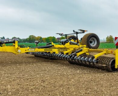 pershyy kotok bednar galaxy ge 8300 prodano v ukrayini v poli 1