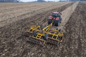 Nový ATLAS AO 7000_Profi na farmě pana Turka doplňuje flotilu žlutých strojů na celkový počet pěti kusů