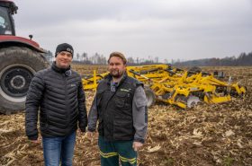Nový ATLAS AO 7000_Profi na farmě pana Turka doplňuje flotilu žlutých strojů na celkový počet pěti kusů