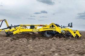 High-performance VERSATILL VO_L cultivator optimizing soil conditions