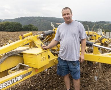 spolecnost kladrubska ma dlouholete zkusenosti s dlatovym pluhem terraland to 6000 hm 6